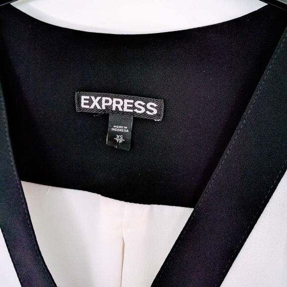 Express Shear Off White & Black Detail Blouse - Picture 6 of 7